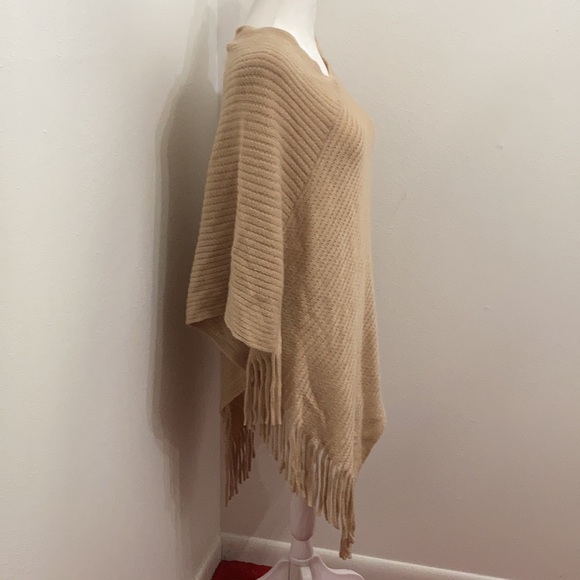 NWT Time and Tru Tan Poncho with Fringe Size L/XL - Picture 3 of 14